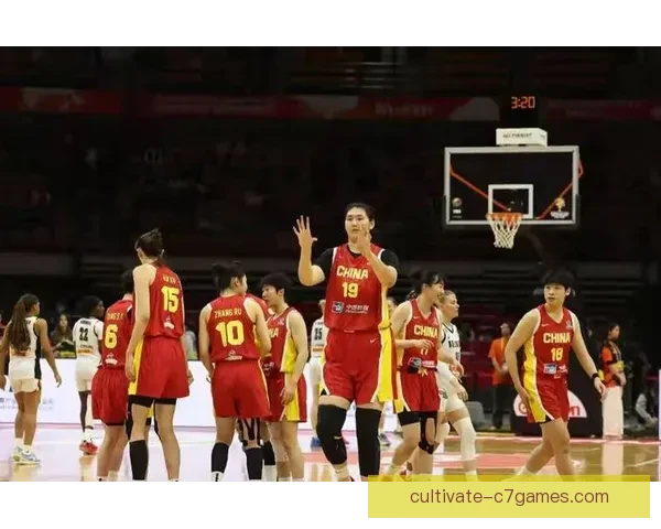 中国篮球队成功晋级世界杯八强 关键时刻球员展现顶级实力